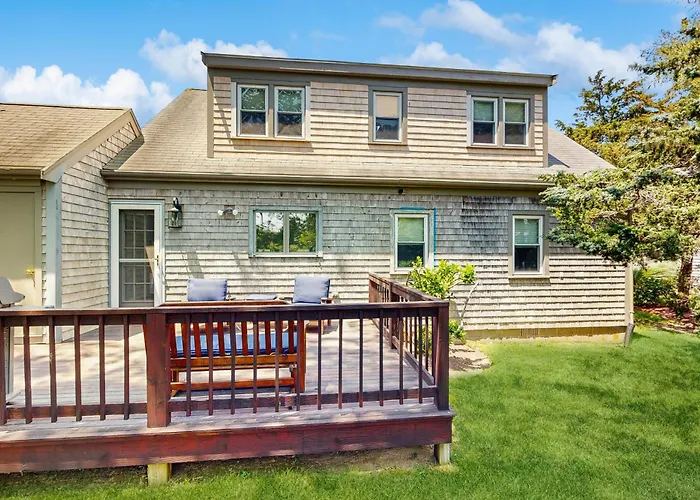 1 Mi To Dtwn Nantucket! Family Getaway W/ Deck