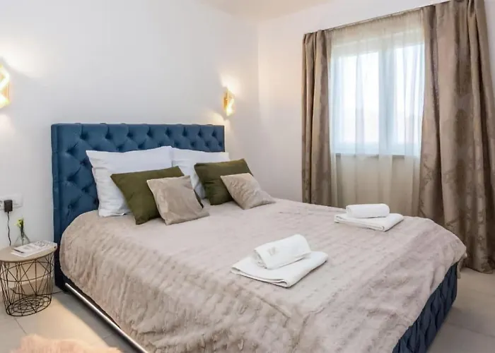 Beautiful Home In Privlaka