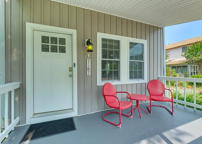 Adorable Cottage: Fire Pit, Walk To Colonial Beach