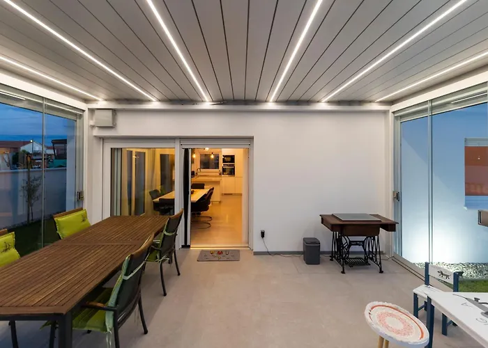 Alba Family Home