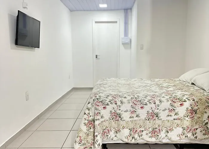 Suite em Hospedagem 100m da BR!