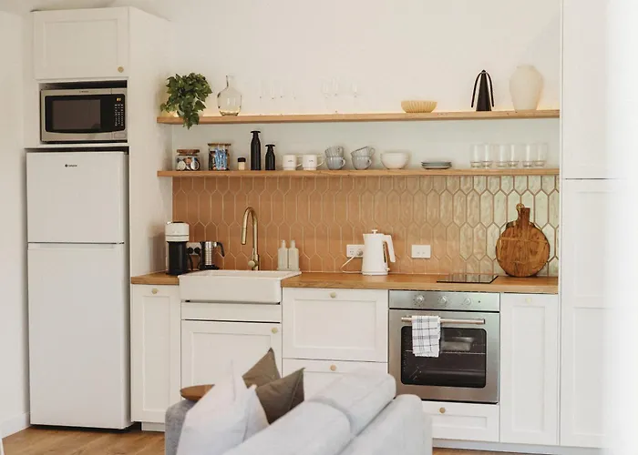 Modern Self-Contained Private Cottage