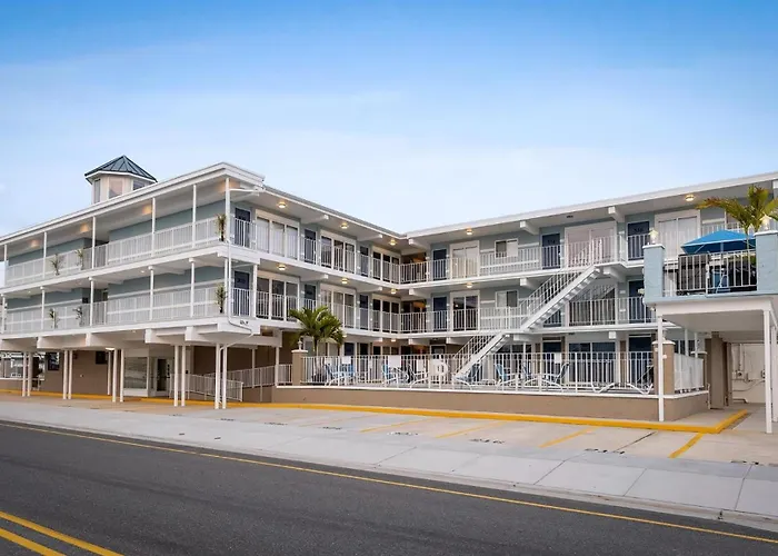 Coastal Comfort: 1 Bedroom Condo With Heated Pools