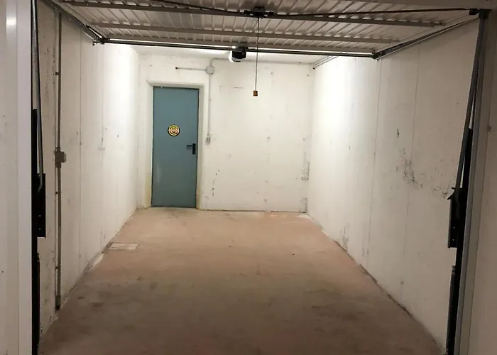 Moderno Appartamento E Ampio Garage In Centro