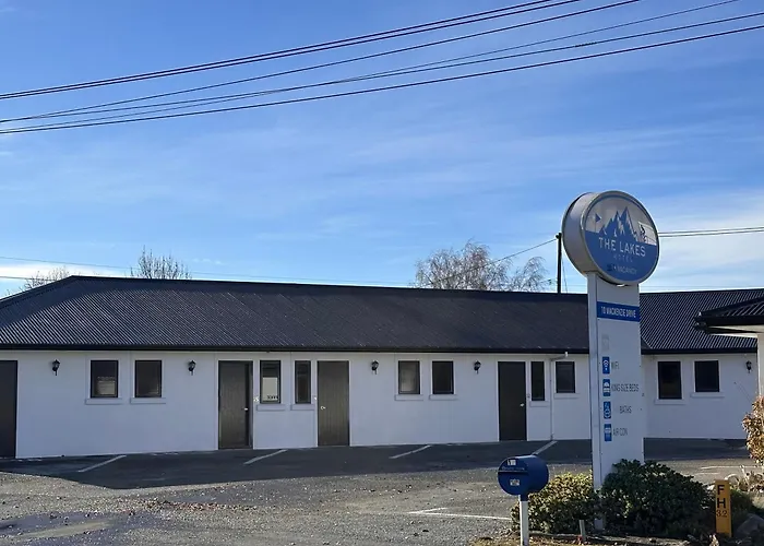Lakes Suites