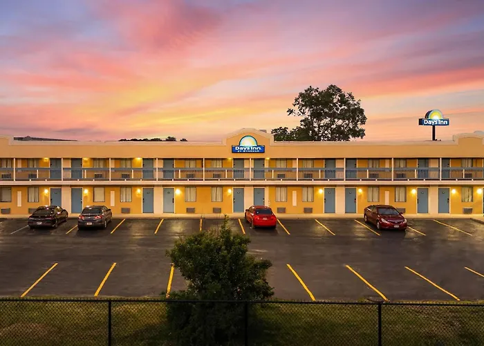 Days Inn By Wyndham Fort Wayne