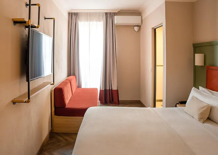 Honest Sevilla Hotel