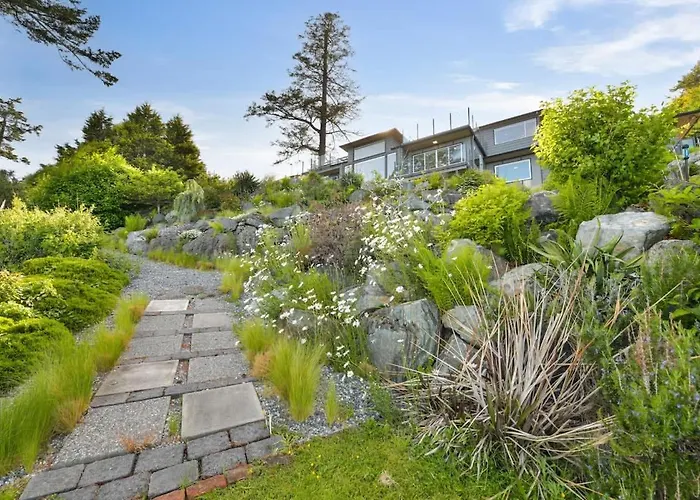 Oceanfront Oasis