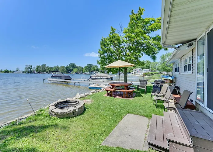 Lakefront Gem W/ Watercrafts & Dock In Coldwater!