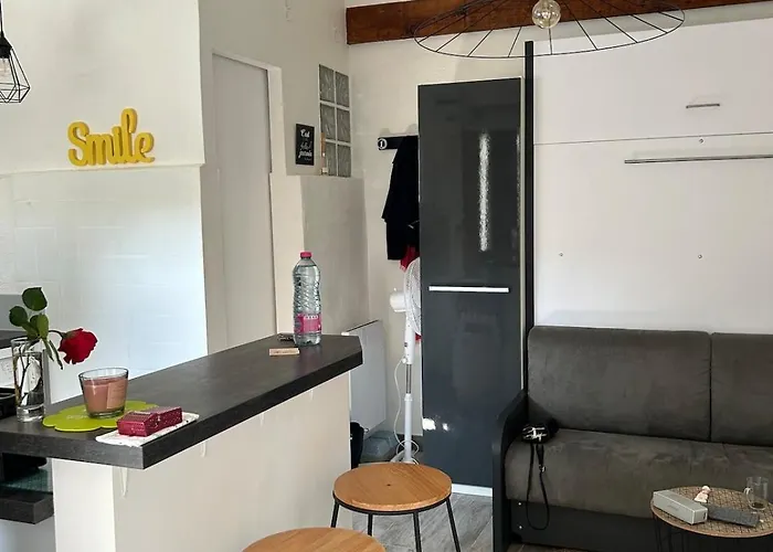 Cottage, Private Terrace In La Rochelle