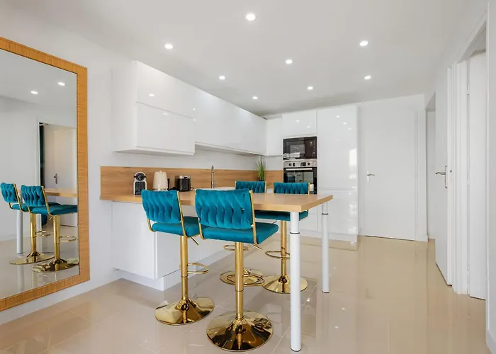 Le Grand Bleu Modern And Functional Apartment With Terrace And Parking