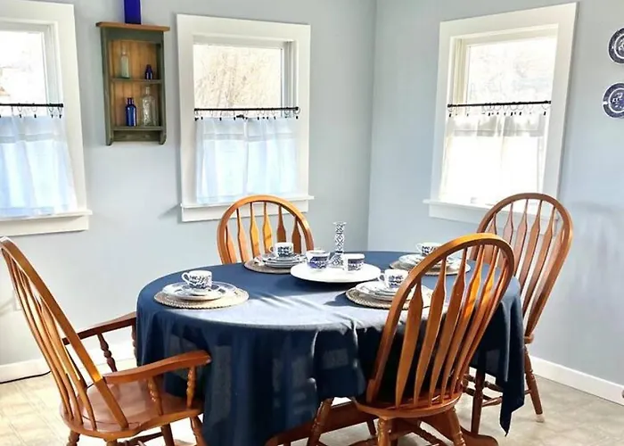 Cozy Capen Cottage