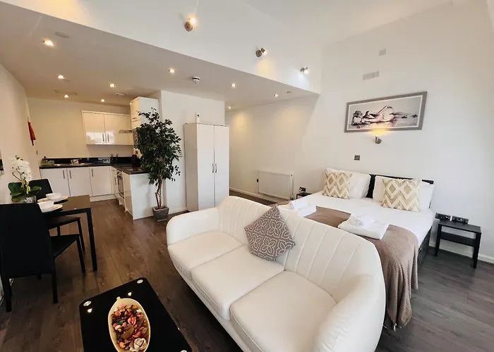 Fox House, Studio Apartments