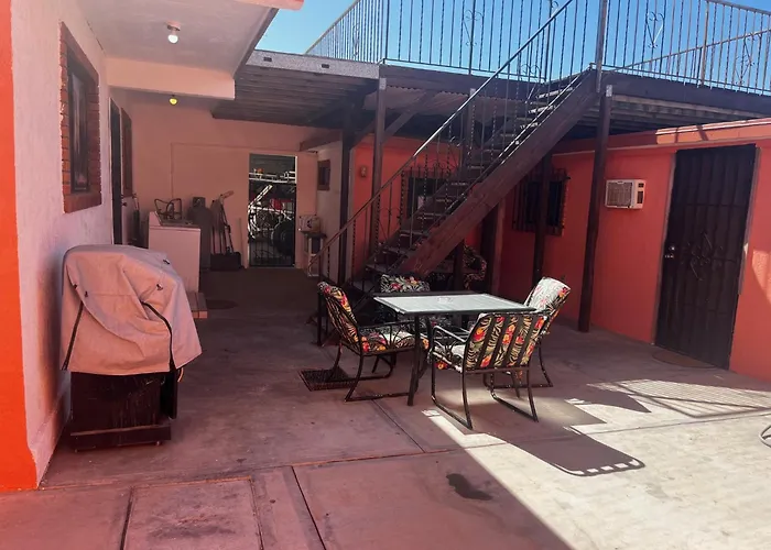 Casa De Al Lado - 2 Bedroom House W/ Bonus Bunkhouse!