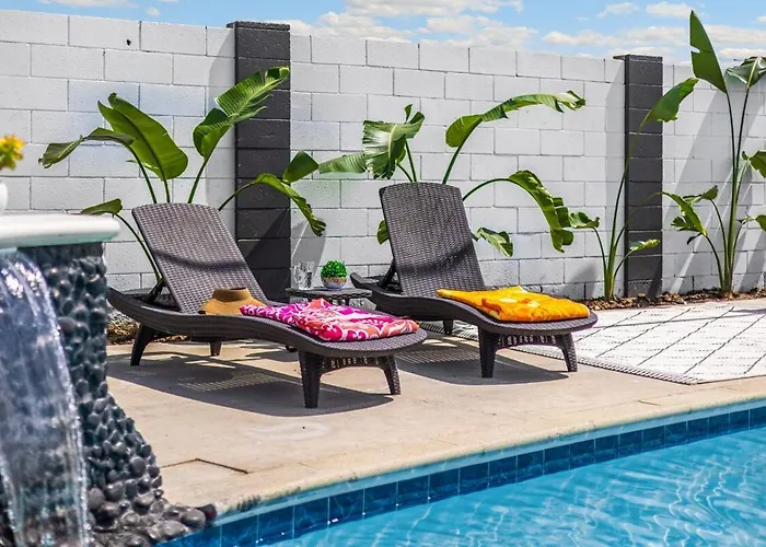 Stylish 5 Bedroom Villa With Pool Near Disney - Luxury Family Retreat
