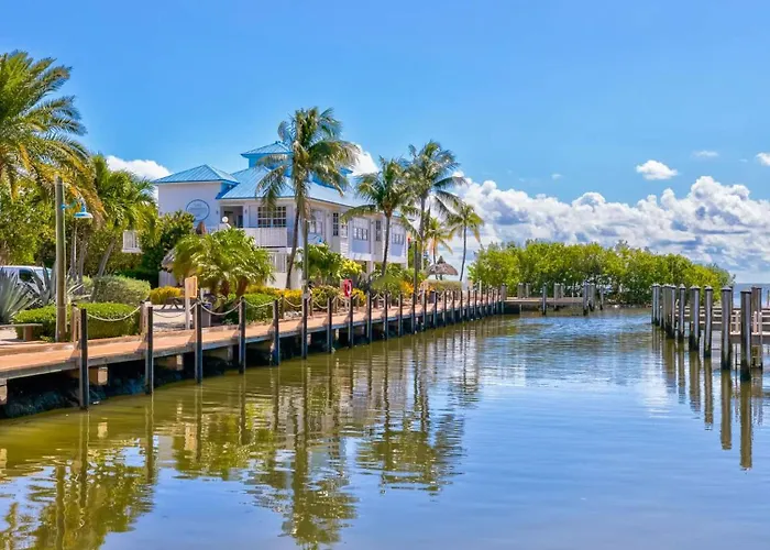 Marina And Ocean View 2 Bed 2 Bath End Unit 4201