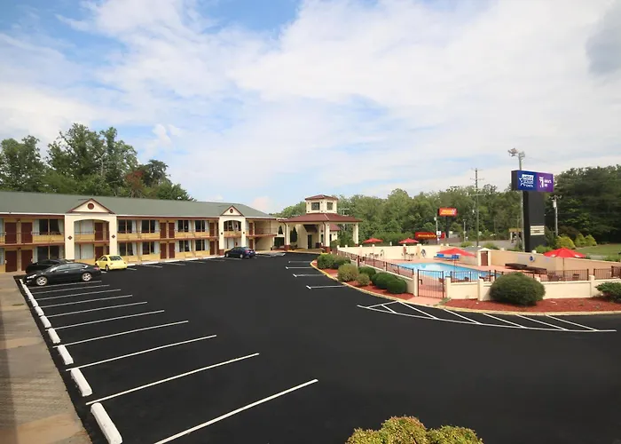 Americas Best Value Inn Pilot Mountain