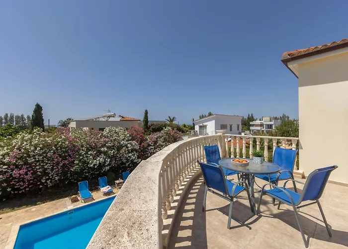 Villa Tsikkos Tria
