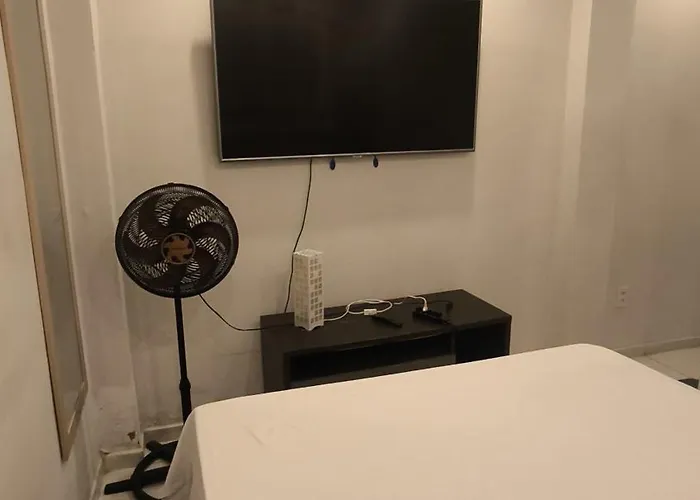Quarto Duplo com cama extra, banheiro privativo e cozinha