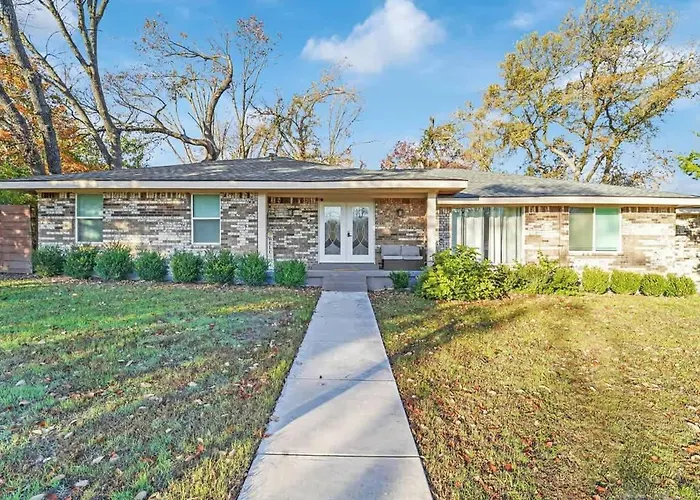 Serene Deck 10 Mins Garland City Square