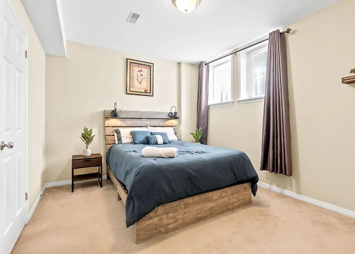 Simplylovely Modern Condo Near Downtown Ottawa With Free Parking And Patio