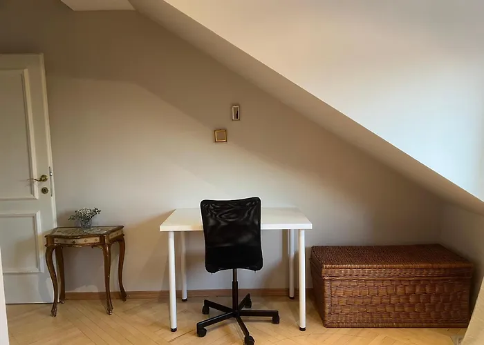 The Lovely Garden House - 4 Bedroom - Free Parking