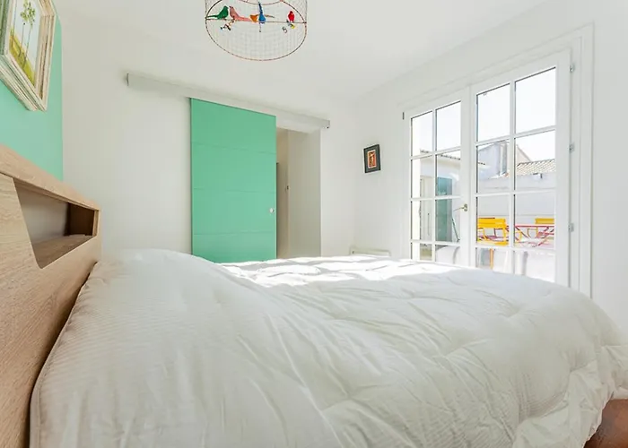 Appartement Moderne Avec Grande Terrasse A Ars-En-Re
