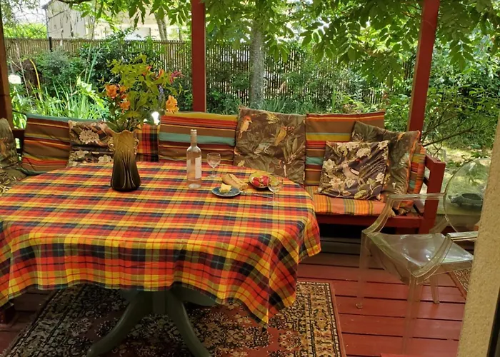 Artist'S House For Rent