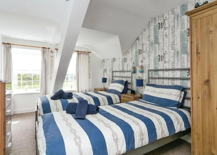 The Penthouse At Beach Court