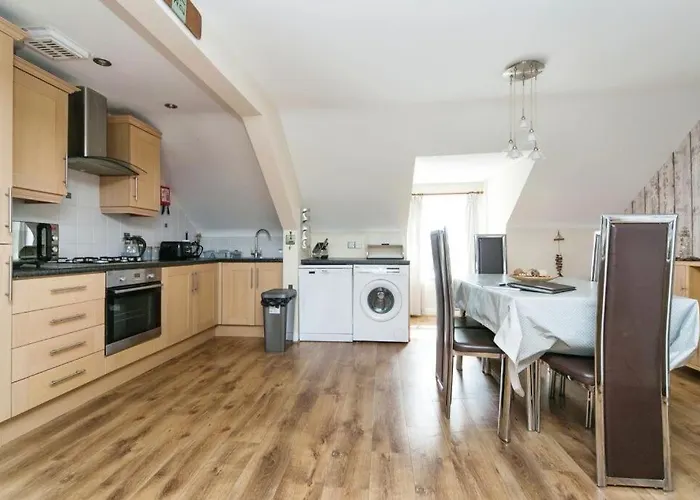 The Penthouse At Beach Court