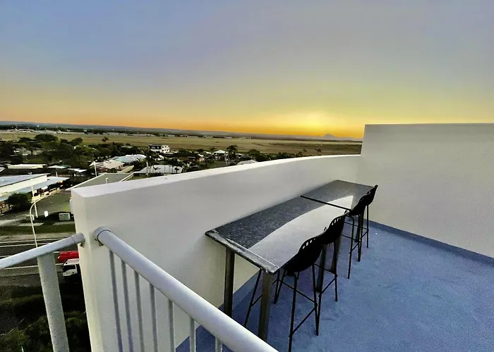 Rooftop Apartment - Heated Pool & Beach Access