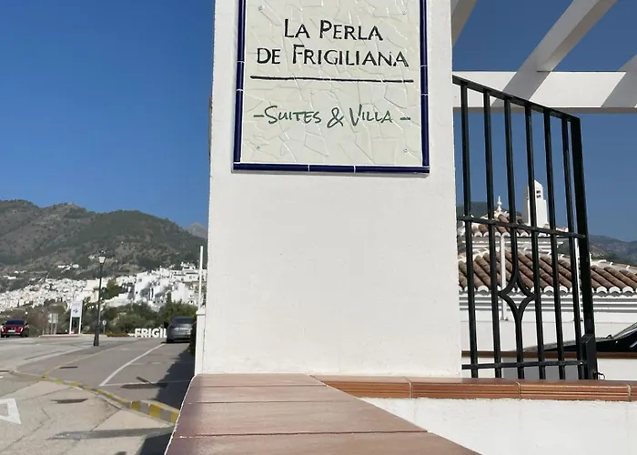 La Perla De Frigiliana Suites & Villa
