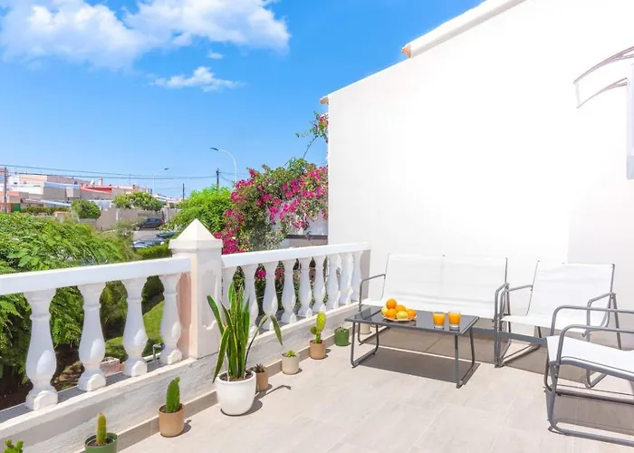 Great Top Apartment: Sea Views, Terrace And Pool