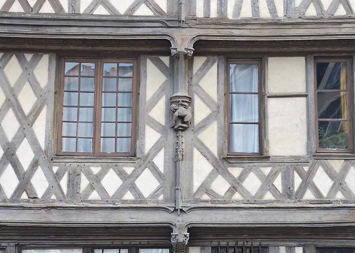 Maison Des Acrobates