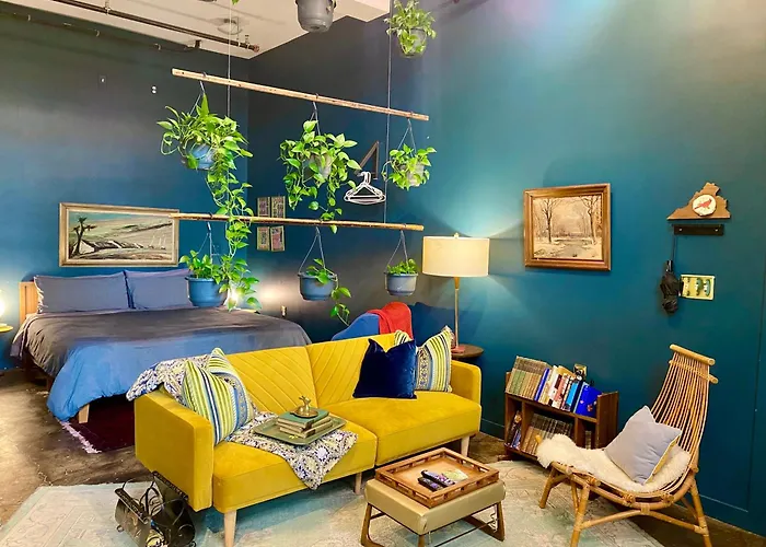 Downtown Lynchburg, Vintage Courtyard Loft, Va