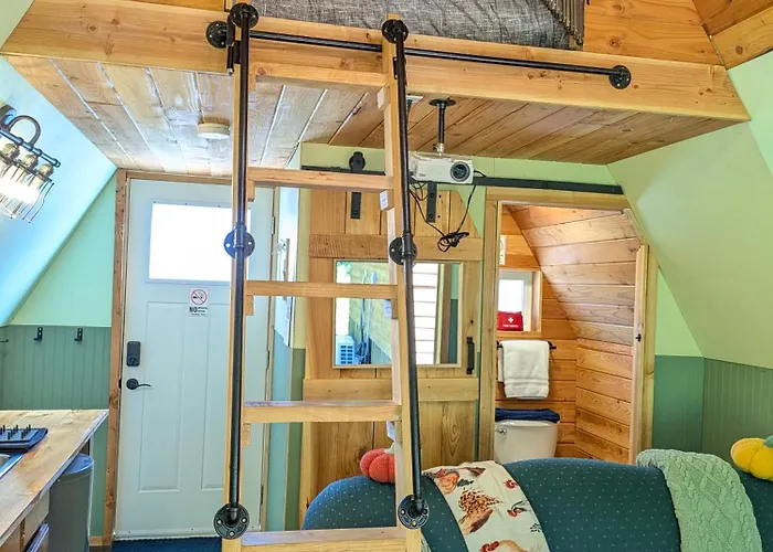 Cabin On Family Farm W Hot Tub