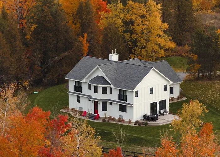 Giuliana Rose Farmhouse - On Traverse City Vineyard