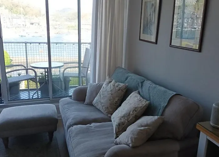2 Bedroom Harbour Apartment