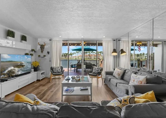 3 Bedroom Lake Front Townhouse - Absolute Gem Isla Del Sol