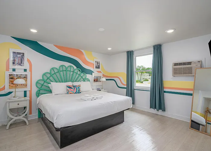 Royal Palms Motel