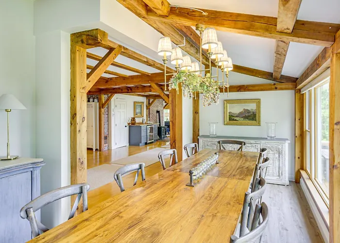 Spacious Kennebunkport Home W/ View, 2 Mi To Beach
