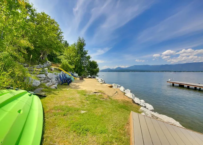 17 Mi To Schweitzer Mtn: All-Season Retreat!
