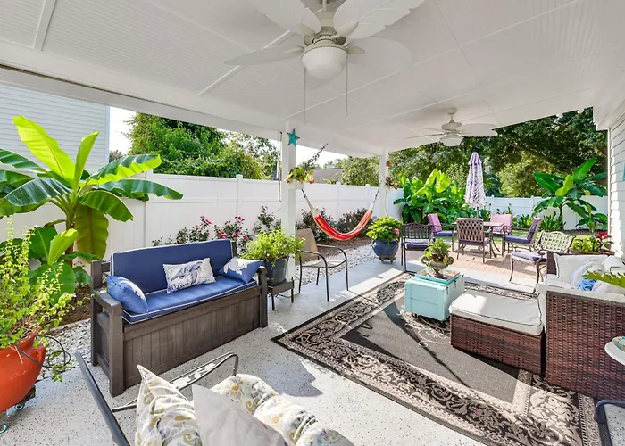 Bluffton Getaway W/ Fenced Yard: 7 Mi To Beach!