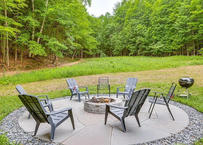 Secluded Suttons Bay Retreat W/ Fire Pit!