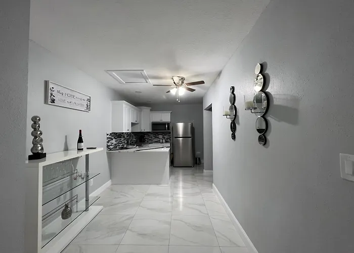 Grey Novo Studio + Free-Parking&Wifi
