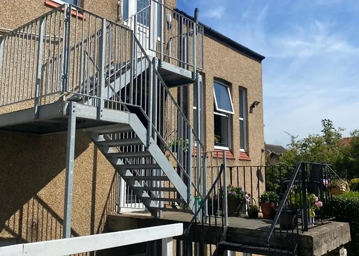Superior, Spacious Apartment In New Brighton, Near Liverpool