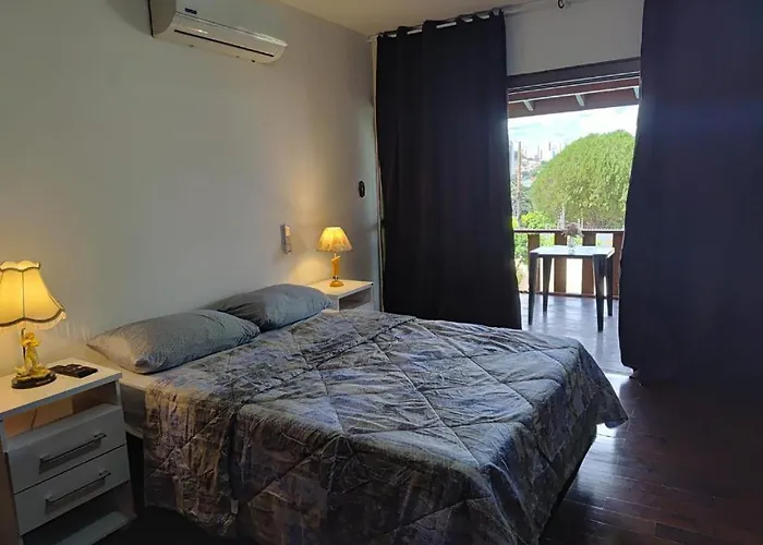 Suites Quartos Lindos Sobrado com Piscina no Centro