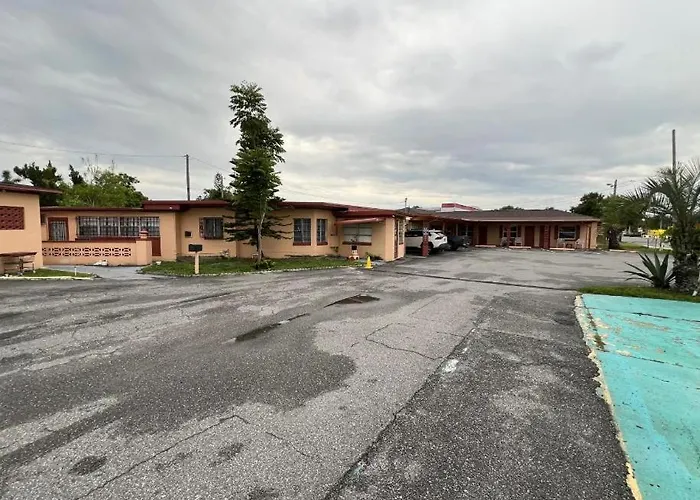 Slumberland Motel