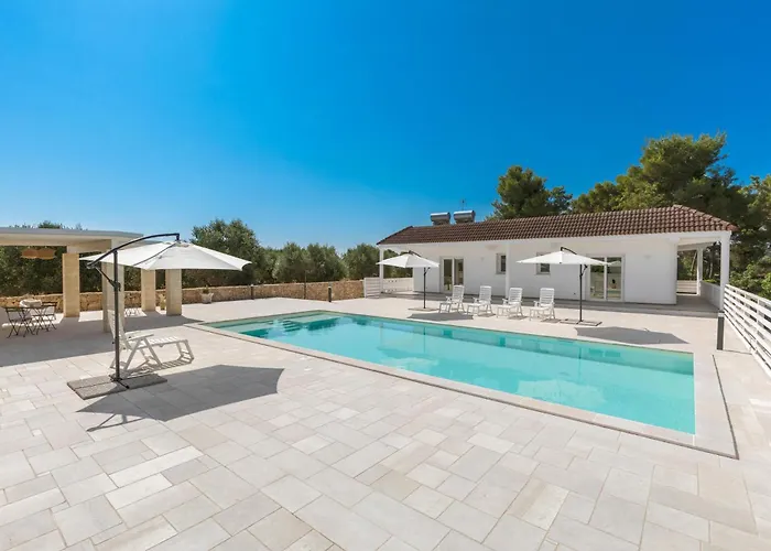 Tenuta Pietraviva By Perle Di Puglia