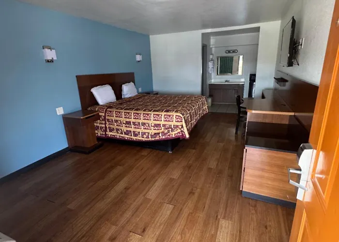 Spanish Trails Inn